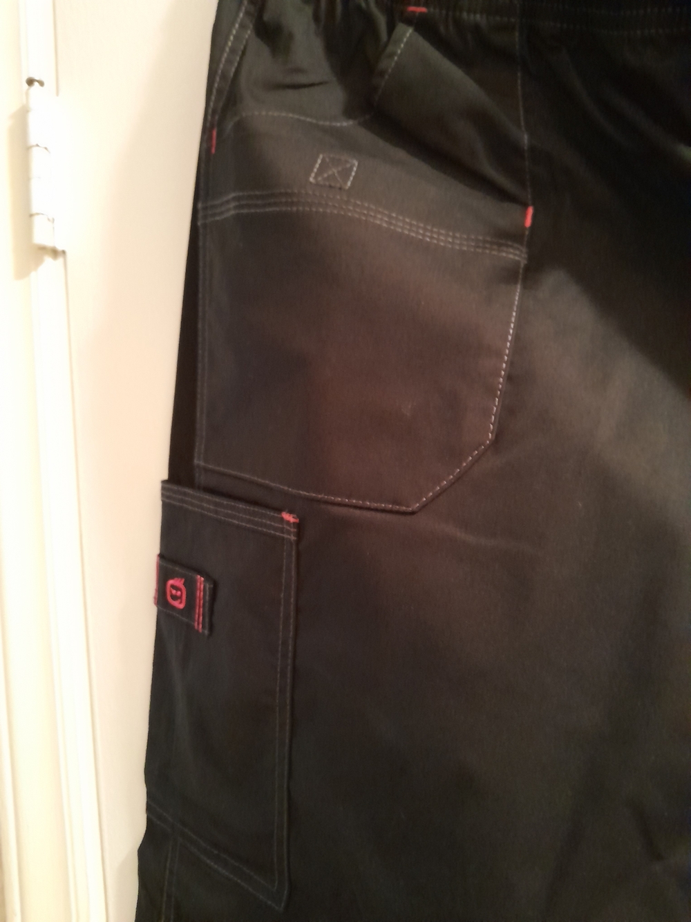 WonderWink Black Cargo Scrub Pants - Picture 4 of 6